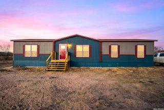 2217 CR 414, Mccoy, TX 78113