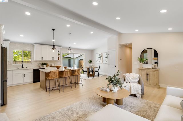 1121 N P St, Livermore, CA 94551