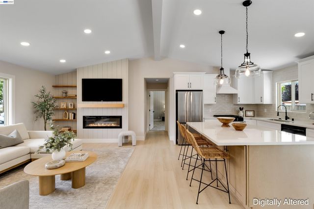 1121 N P St, Livermore, CA 94551