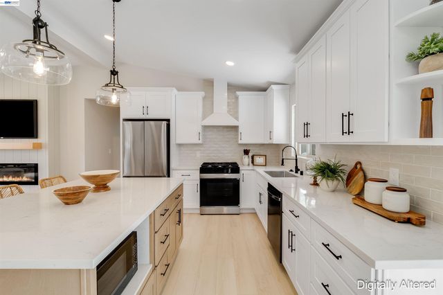 1121 N P St, Livermore, CA 94551