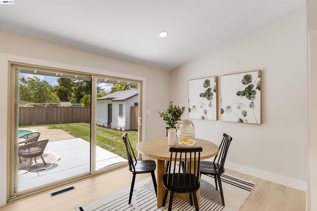 1121 N P St, Livermore, CA 94551