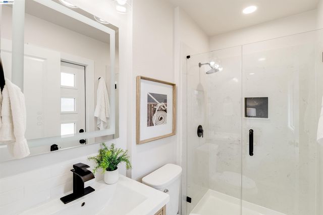 1121 N P St, Livermore, CA 94551