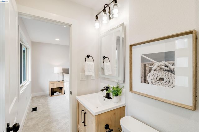 1121 N P St, Livermore, CA 94551