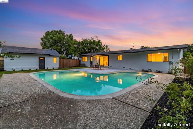 1121 N P St, Livermore, CA 94551