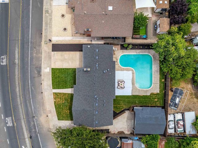 1121 N P St, Livermore, CA 94551