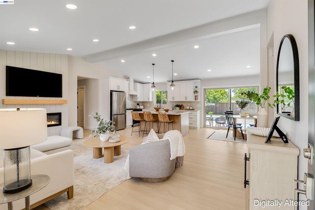 1121 N P St, Livermore, CA 94551