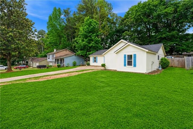 822 Brandllwood Way NW, Lilburn, GA 30047