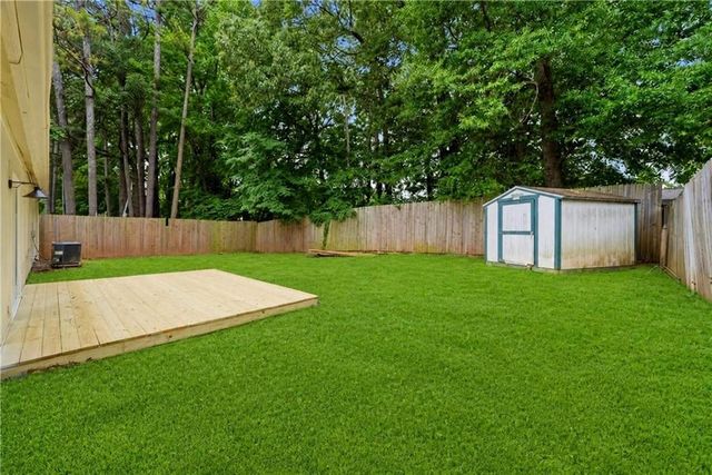 822 Brandllwood Way NW, Lilburn, GA 30047