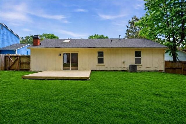 822 Brandllwood Way NW, Lilburn, GA 30047