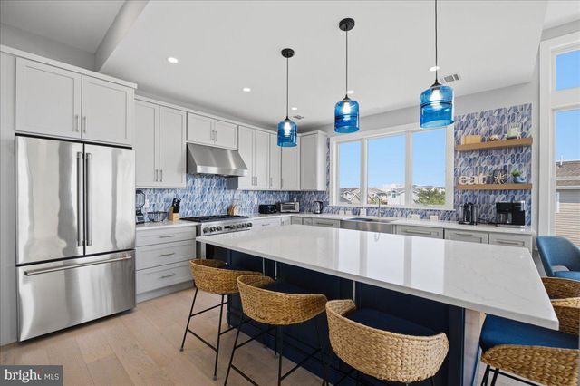 115 9TH ST, Beach Haven, NJ 08008
