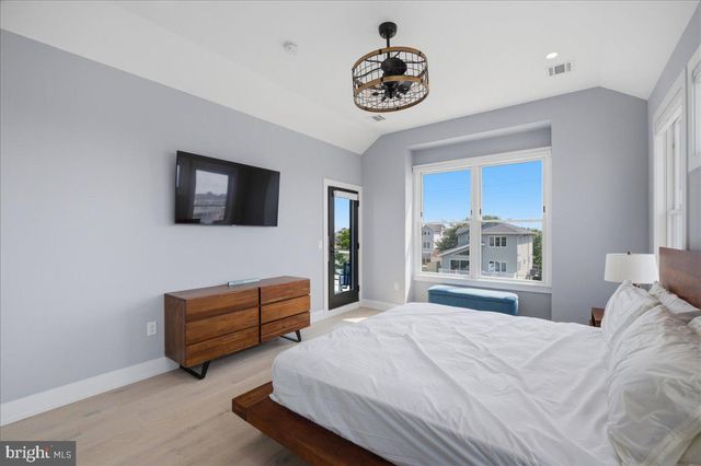 115 9TH ST, Beach Haven, NJ 08008