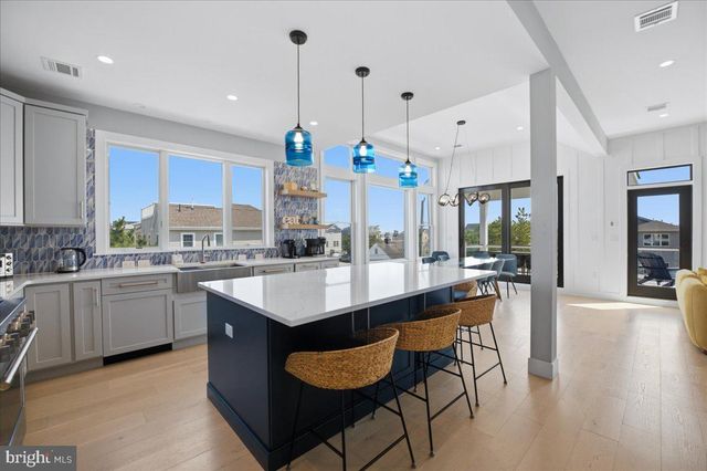 115 9TH ST, Beach Haven, NJ 08008