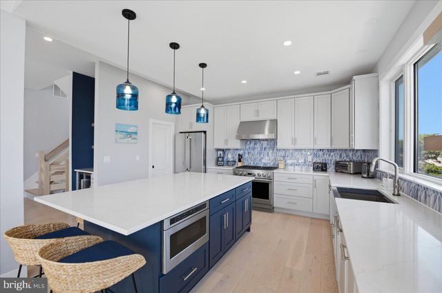 115 9TH ST, Beach Haven, NJ 08008