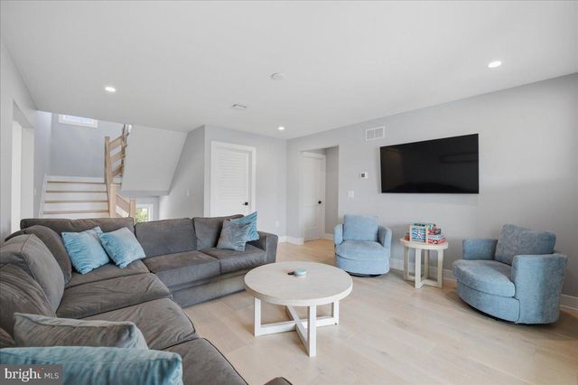 115 9TH ST, Beach Haven, NJ 08008