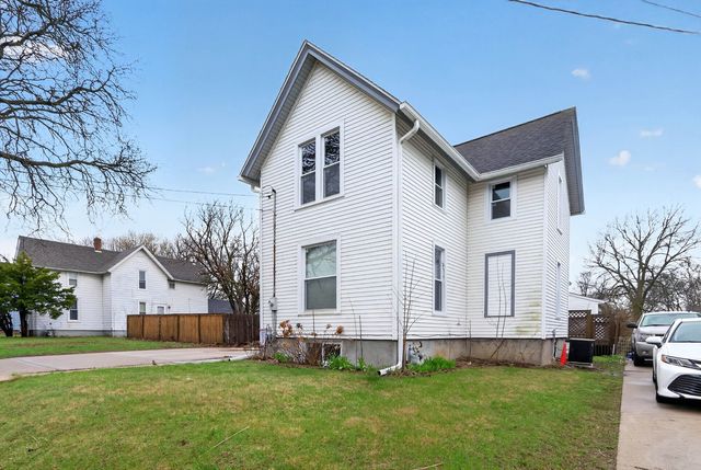 1210 Fairview Avenue, Rockford, IL 61101
