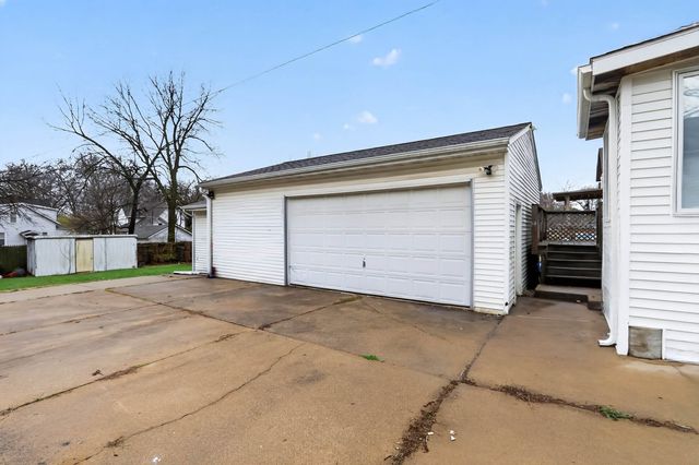 1210 Fairview Avenue, Rockford, IL 61101
