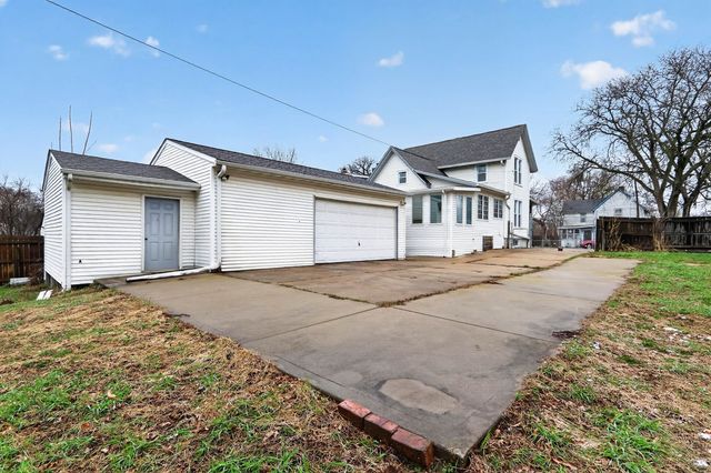 1210 Fairview Avenue, Rockford, IL 61101