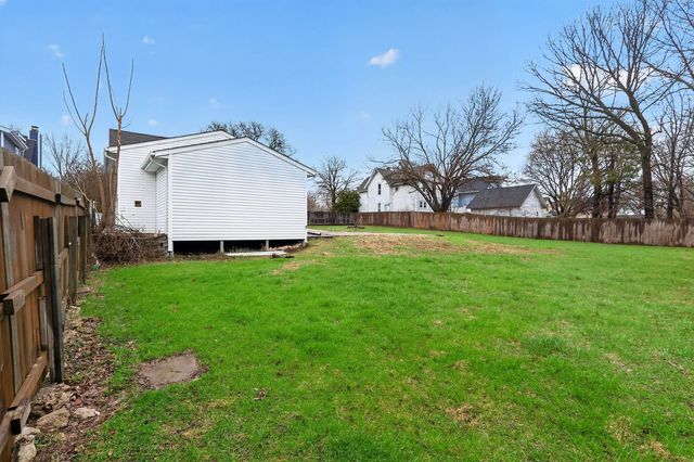 1210 Fairview Avenue, Rockford, IL 61101