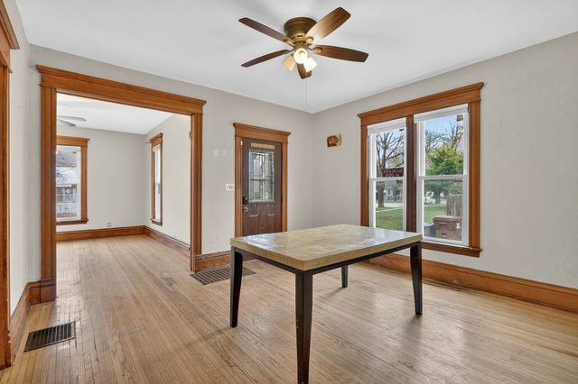 1210 Fairview Avenue, Rockford, IL 61101