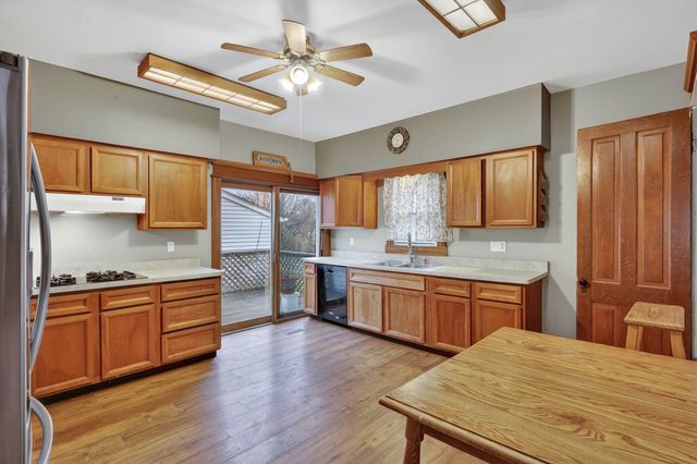 1210 Fairview Avenue, Rockford, IL 61101