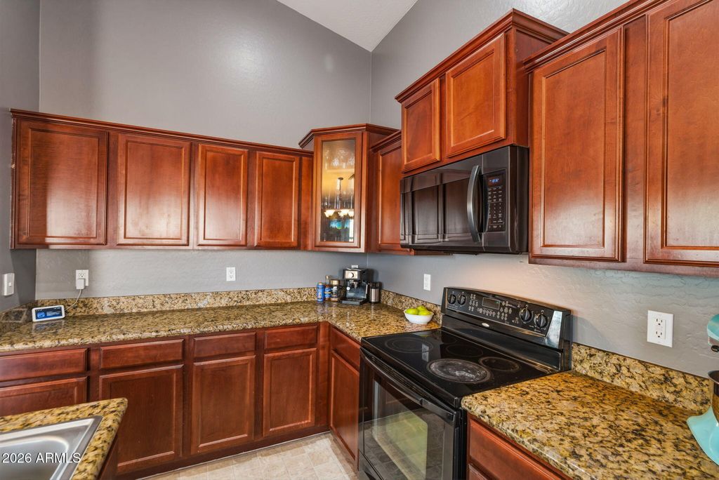 Image 17 of property listing at 4650 N 112TH Avenue, Phoenix, AZ 85037