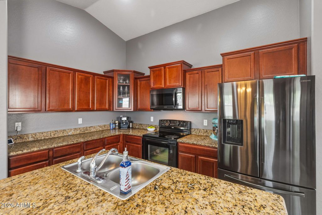 Image 19 of property listing at 4650 N 112TH Avenue, Phoenix, AZ 85037