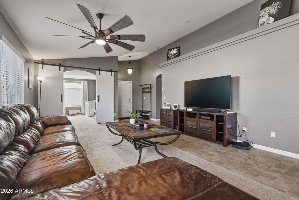 Image 8 of property listing at 4650 N 112TH Avenue, Phoenix, AZ 85037