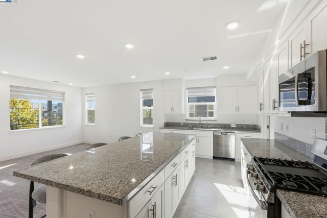 498 Trace Lane, Hayward, CA 94544