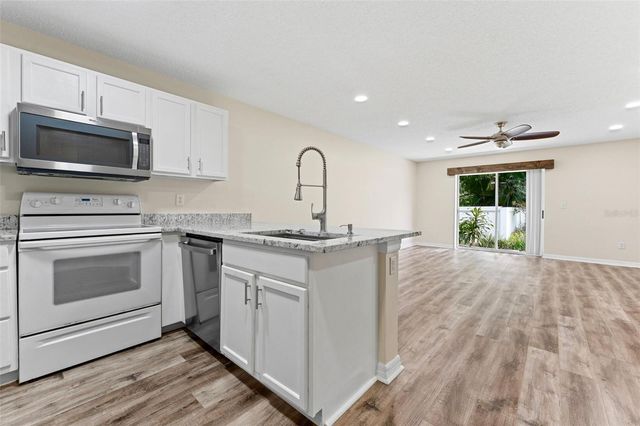 8421 EDGEWATER PLACE BOULEVARD, Tampa, FL 33615