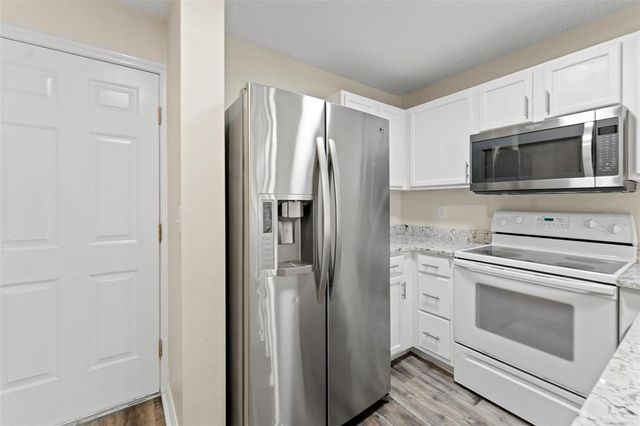 8421 EDGEWATER PLACE BOULEVARD, Tampa, FL 33615