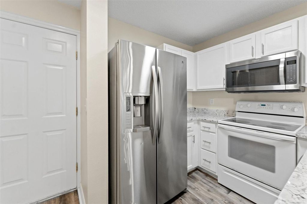 Image 7 of property listing at 8421 EDGEWATER PLACE BOULEVARD, Tampa, FL 33615