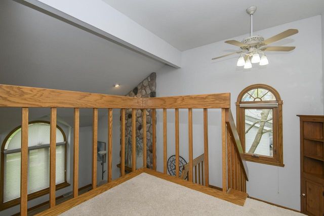 1215 Timber RIDGE, Pewaukee, WI 53072
