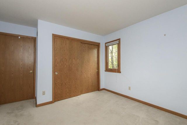 1215 Timber RIDGE, Pewaukee, WI 53072