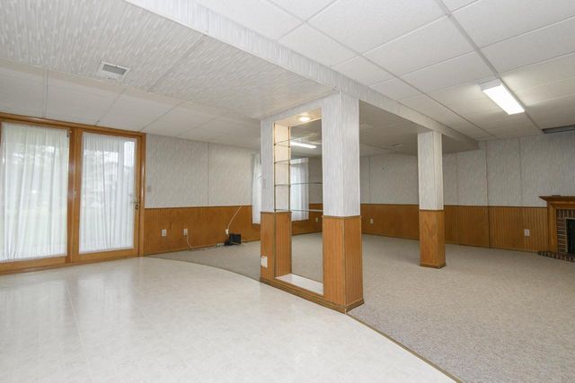 1215 Timber RIDGE, Pewaukee, WI 53072