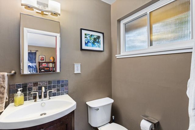 6449 Holstein Way, Sacramento, CA 95831