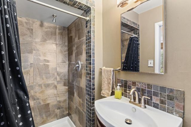 6449 Holstein Way, Sacramento, CA 95831