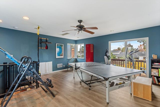 6449 Holstein Way, Sacramento, CA 95831