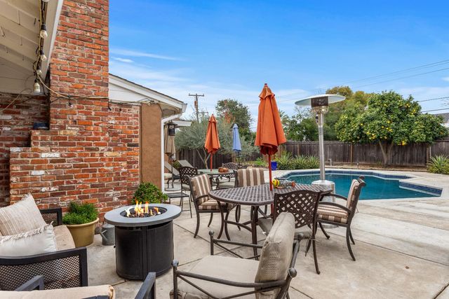 6449 Holstein Way, Sacramento, CA 95831