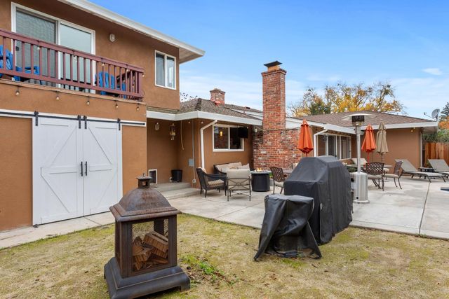 6449 Holstein Way, Sacramento, CA 95831