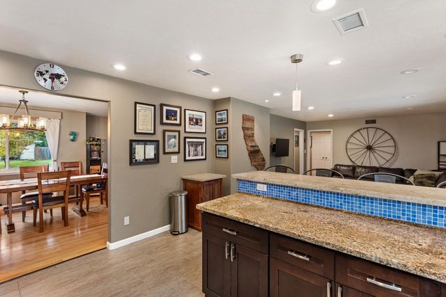 6449 Holstein Way, Sacramento, CA 95831