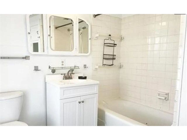 230 North Street, Burlington, VT 05401