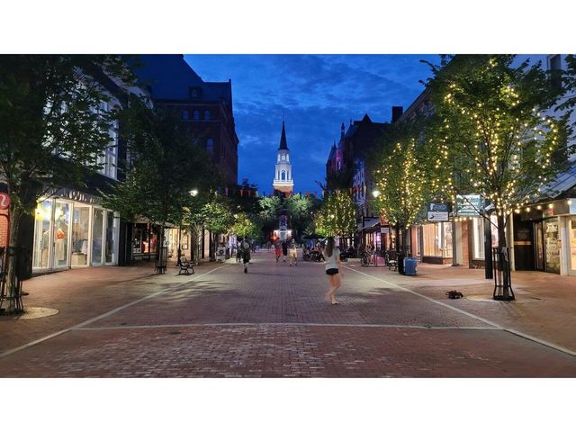 230 North Street, Burlington, VT 05401