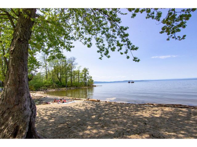 230 North Street, Burlington, VT 05401