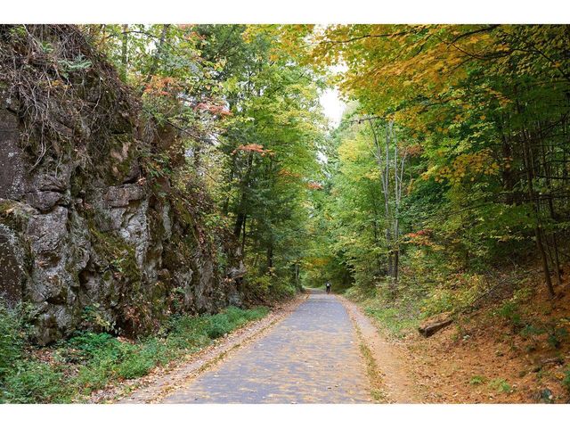 230 North Street, Burlington, VT 05401