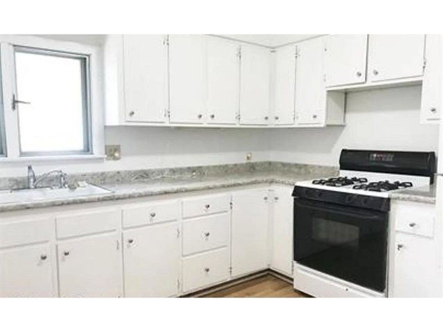 230 North Street, Burlington, VT 05401