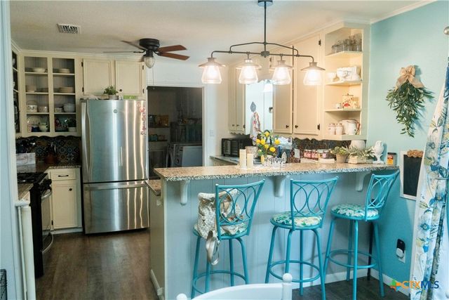 309 Hessler Drive, Hallettsville, TX 77964