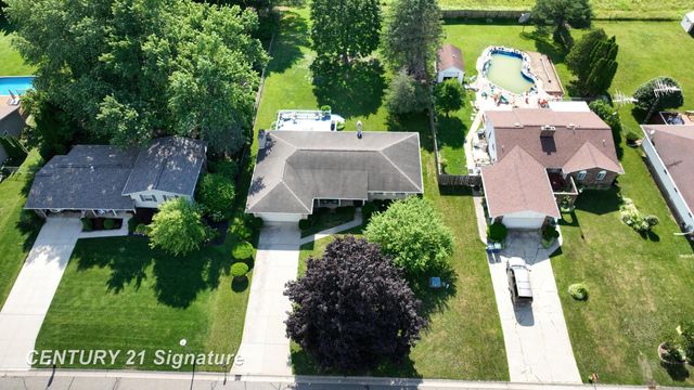2399 Plainview Drive, Flushing, MI 48433