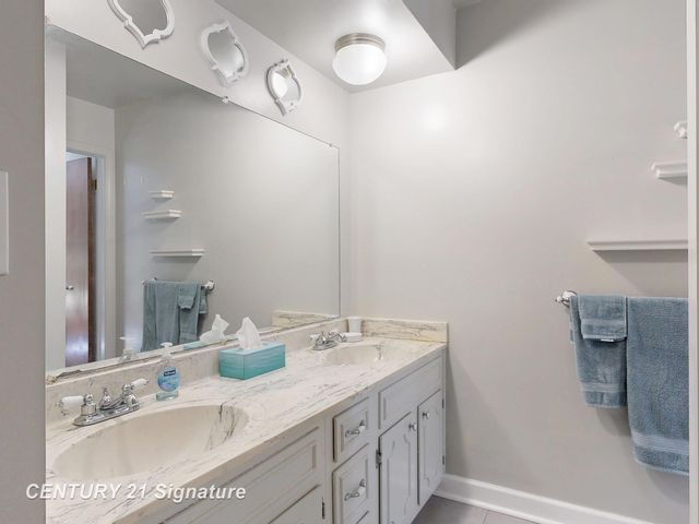 2399 Plainview Drive, Flushing, MI 48433