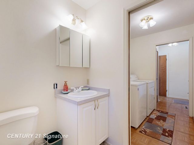2399 Plainview Drive, Flushing, MI 48433