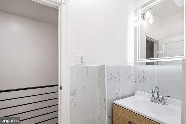 5520 GREENWAY AVE, Philadelphia, PA 19143
